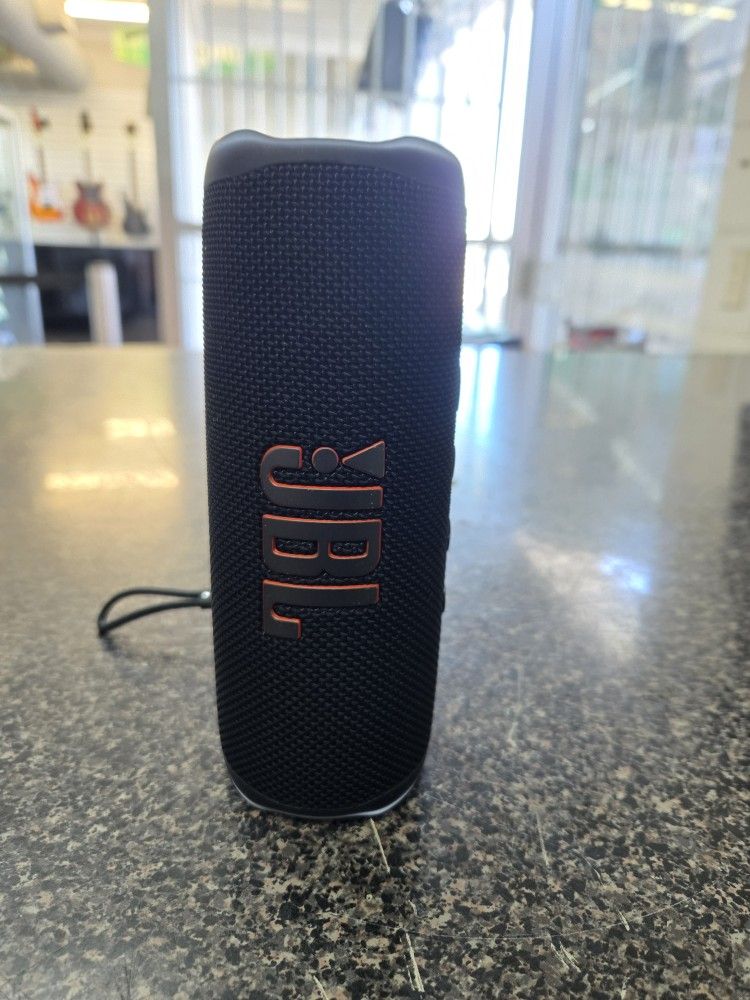 JBL Flip 6 Bluetooth Speaker