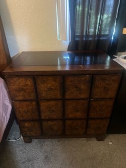 Cal King Bedroom Set w/ 2 Nightstand $380