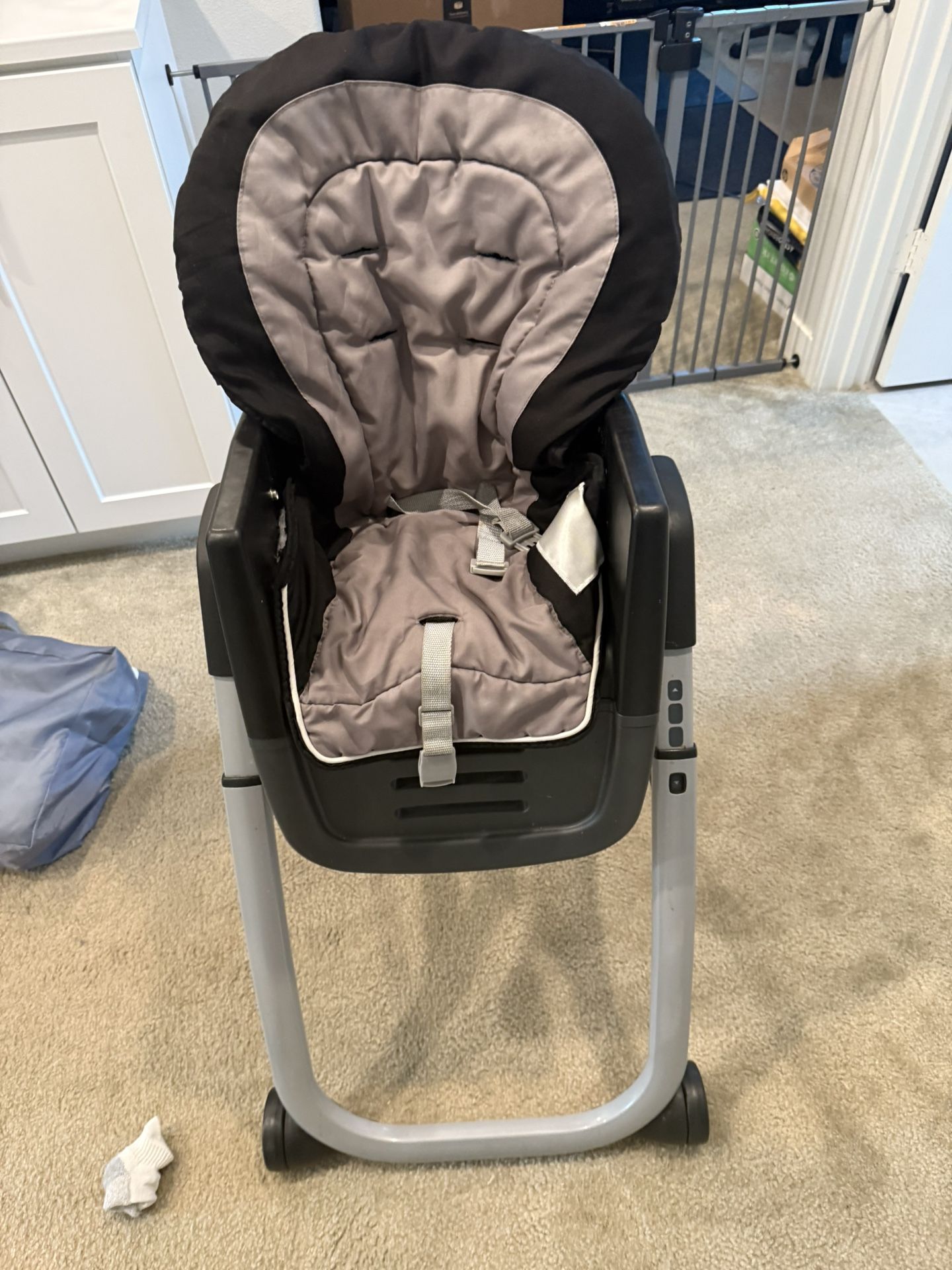 Graco 6 n 1 highchair/ booster seat
