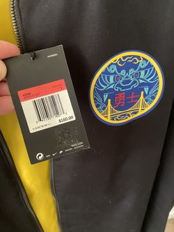 GOLDEN STATE WARRIORS NIKE JACKET THE BAY for Sale in Hayward, CA - OfferUp