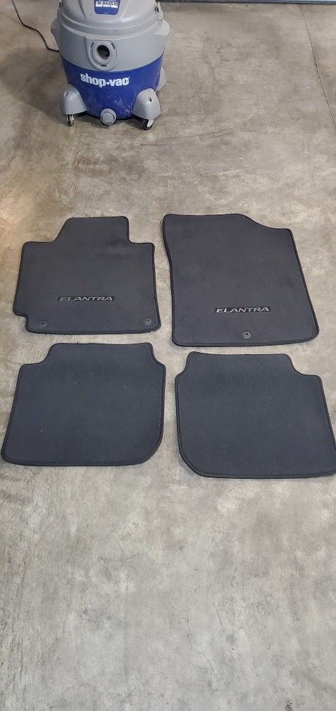 Hyundai Elantra Floor Mats