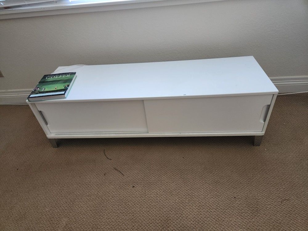 TV Console Glossy White - Living Spaces