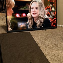 (2) 60in TVs & Remotes