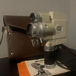 Vintage Camera Minolta w/ Leather Case