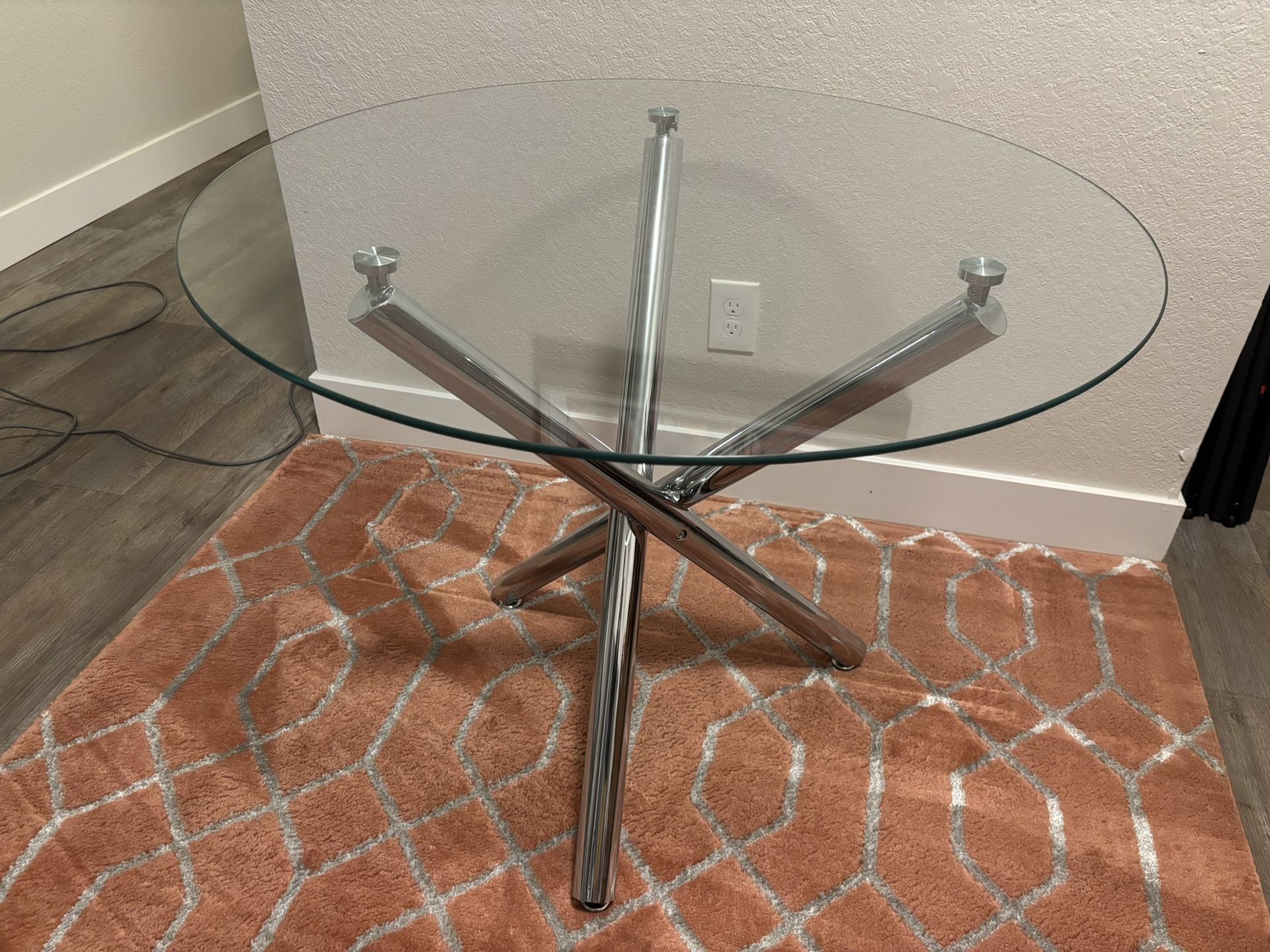 36” Round Glass Table
