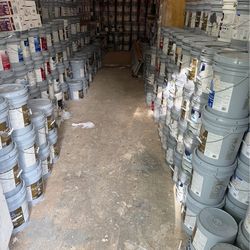 Tengo mas Pintura ,papel y caulking  I have more paint and caulking  Interior and exterior 🫟🫟🫟