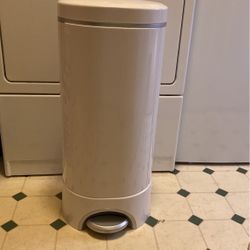 Diaper Dispenser 