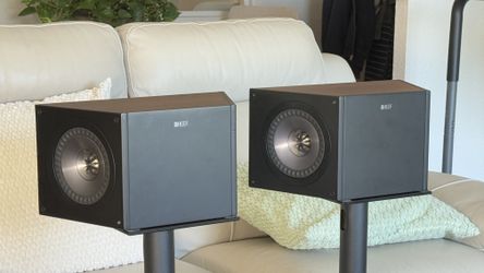 KEF Q800ds speakers