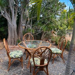 Dining Table 🌺🌺🌺