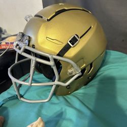 Adult Schutt F7 Large Football Helmet for Sale in San Antonio, TX - OfferUp