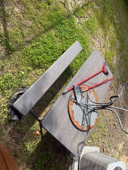 Picnic table