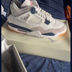 Air Jordan 4 SB