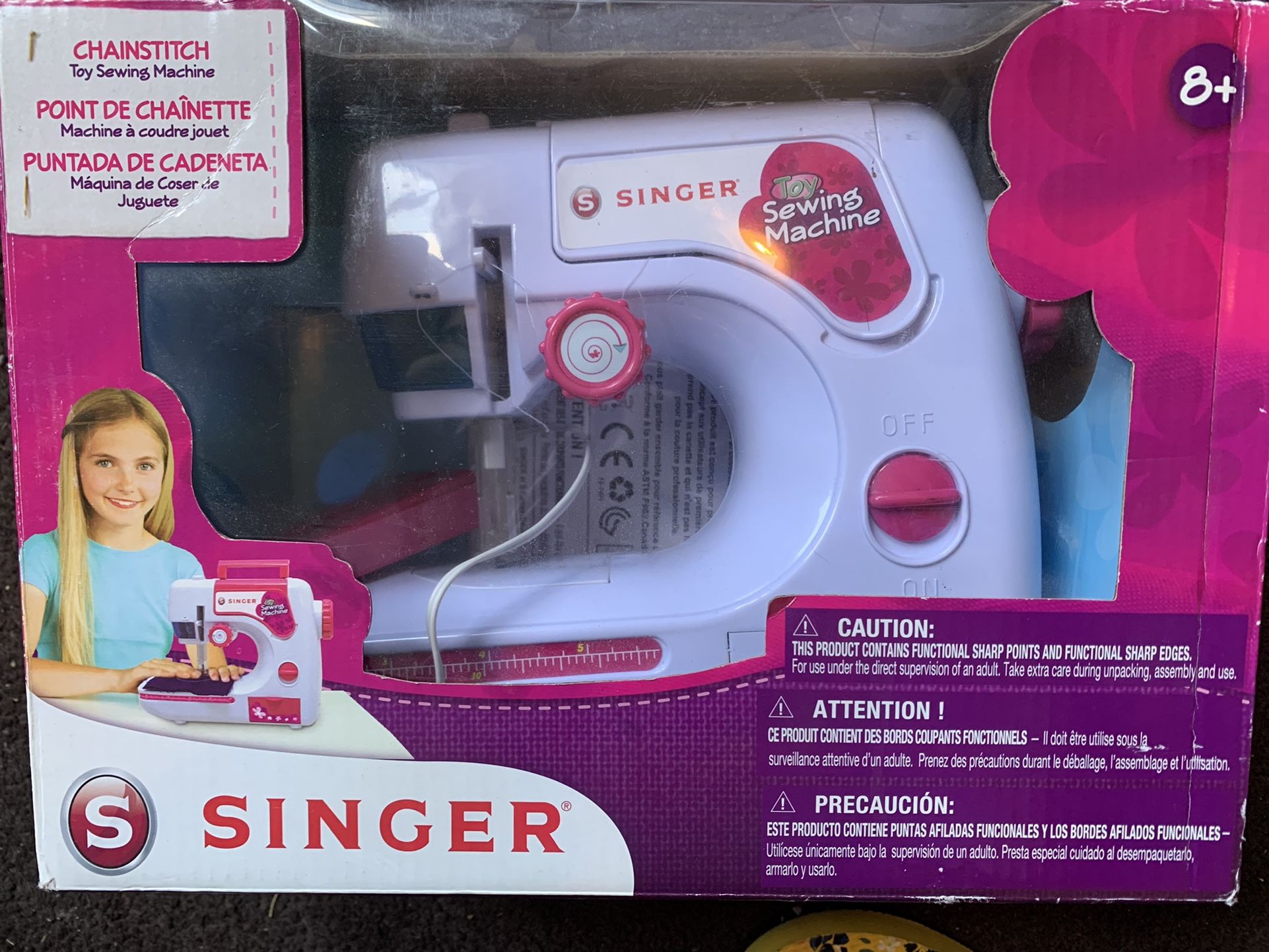 Singer Chainstich Toy Sewing Machine 