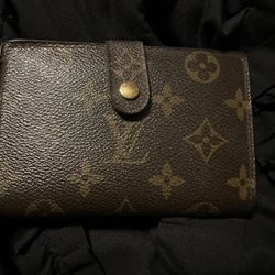 LV Wallet 