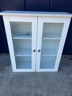 Bathroom cabinet