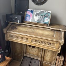 Parlor Pump Organ
