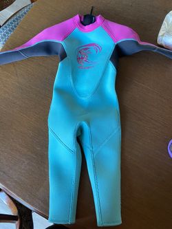 O’Neil size 2 wetsuit