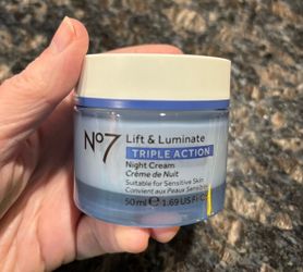 NEW NO. 7 LIFT & LUMINATE TRIPLE ACTION NIGHT CREAM $10!!