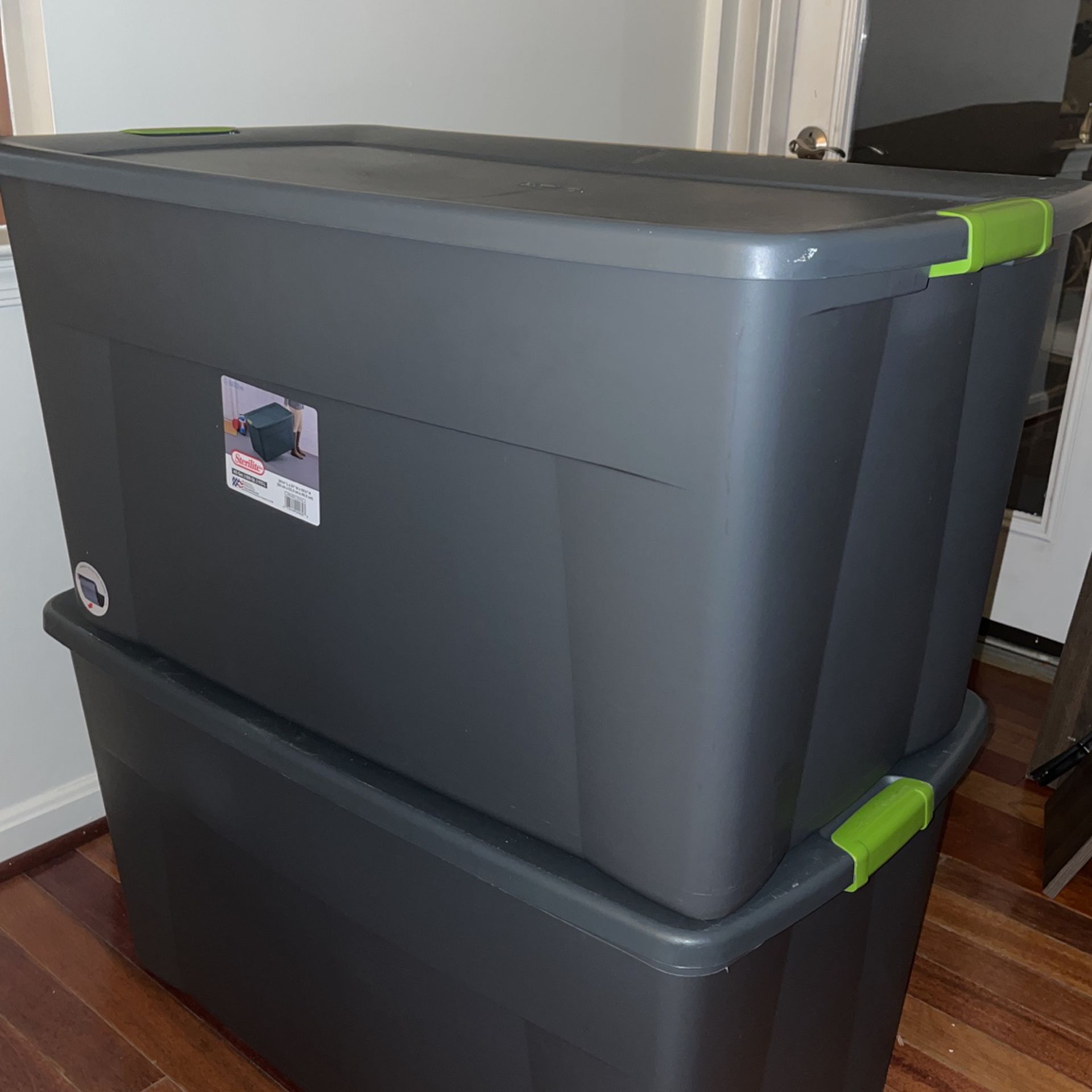 Sturdy, Barely Used storage Containers 