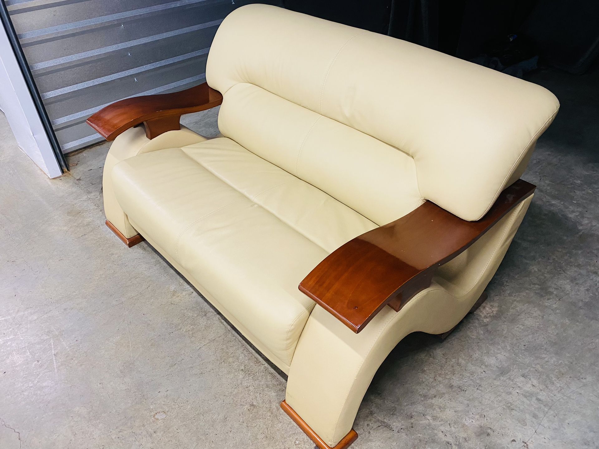 FREE DELIVERY - Raymour & Flanigan Cream Leather Loveseat Metro Style (Look my profile for more)