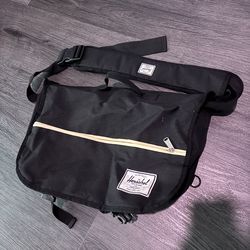 HERSCHEL messenger / laptop bag