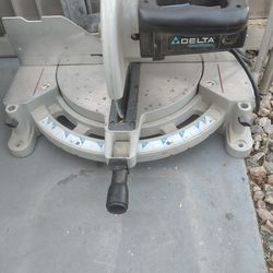 Delta compound Miter Saw