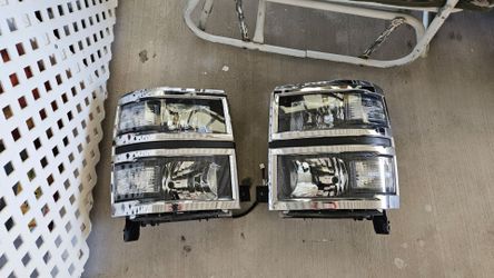Headlight housing