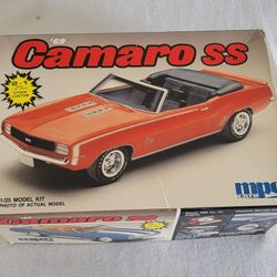 Collectible Kit 1969 Chevrolet Camero Convertible Car Model Kie