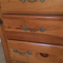 Vaugh Solid Woiden Dresser