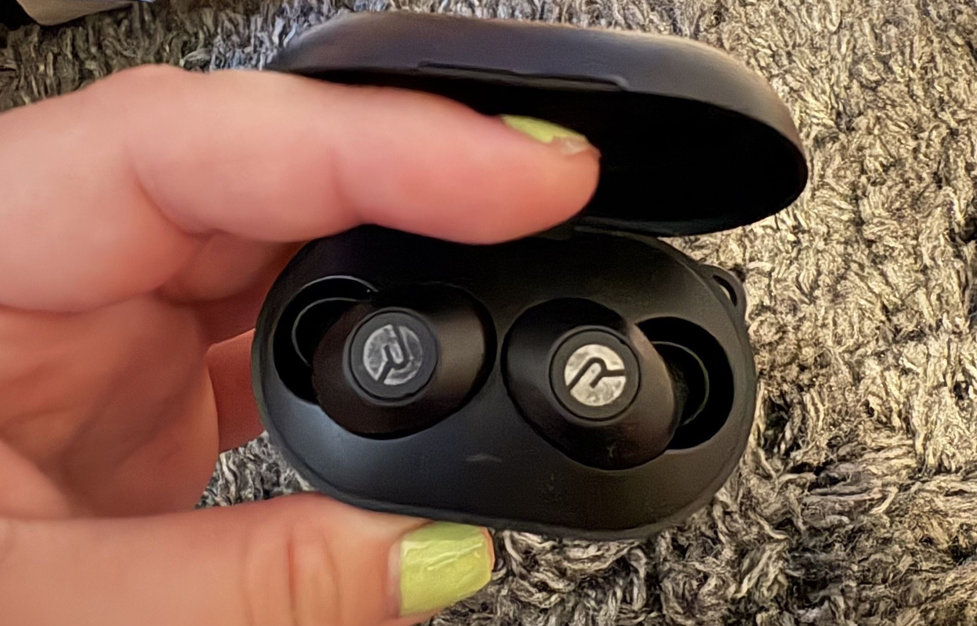 Raycon Wireless Earbuds- BLACK