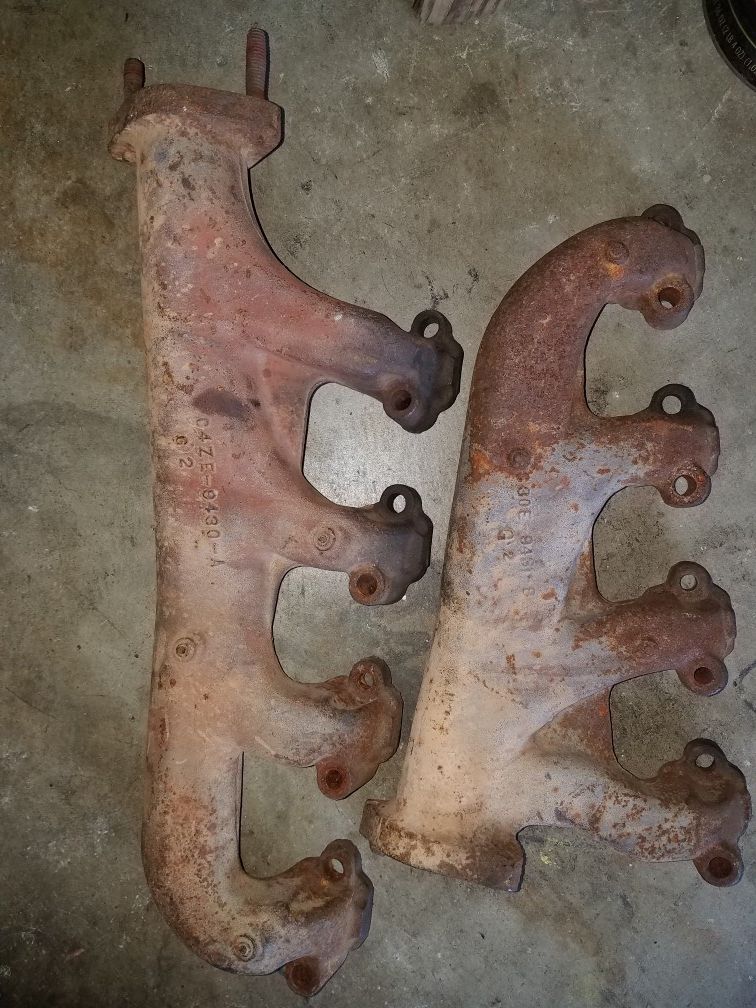 289 Hipo Exhaust Manifolds. Real Deal K Code manifolds