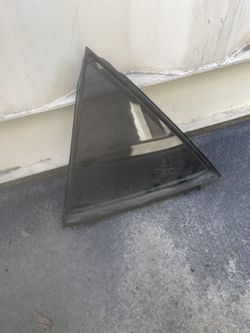 09 Toyota Camry Left Vent Glass