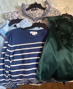 Variedad de sweater y tops