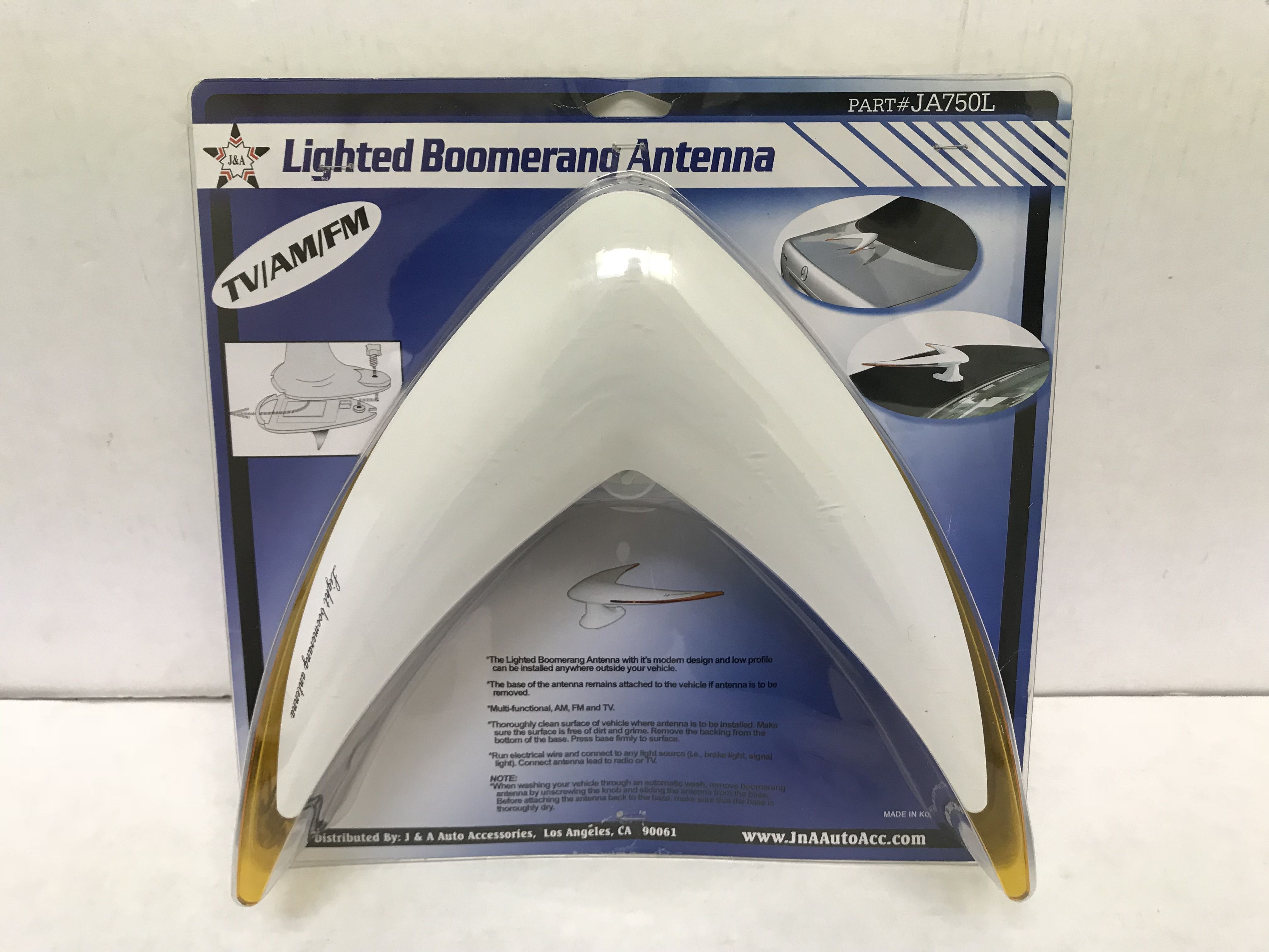 Lighted Boomerang Antenna