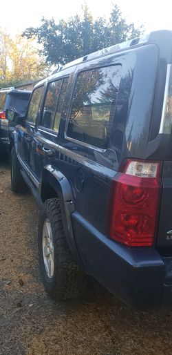 Parting Jeep commander limited