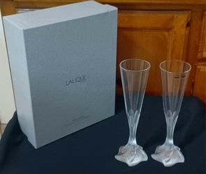 Lalique Crystal "Volute" Frosted Champagne Flutes - Pair (2) In Original Box