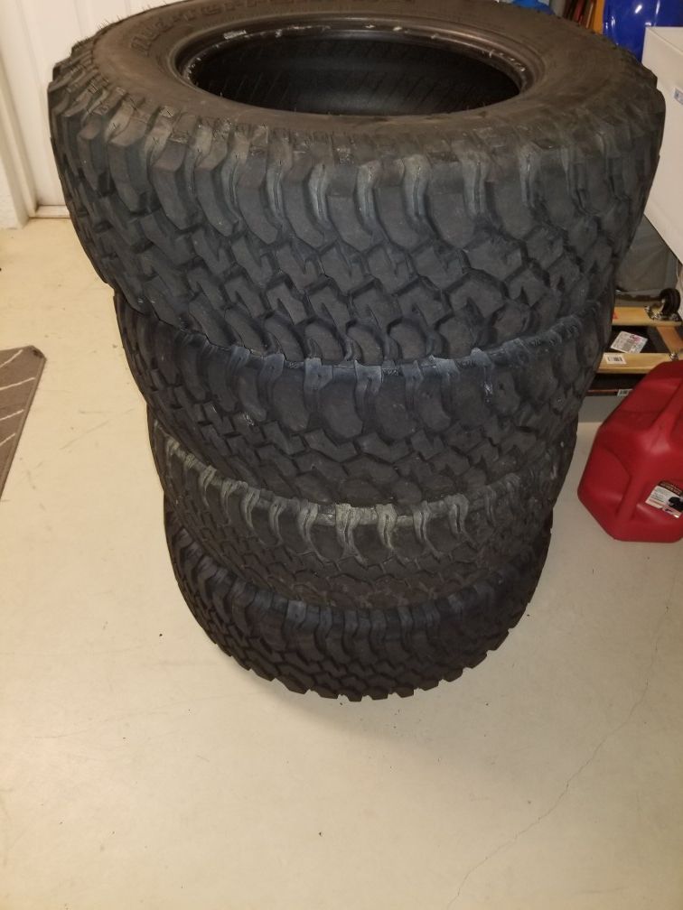 255/75/17 BFG KM1