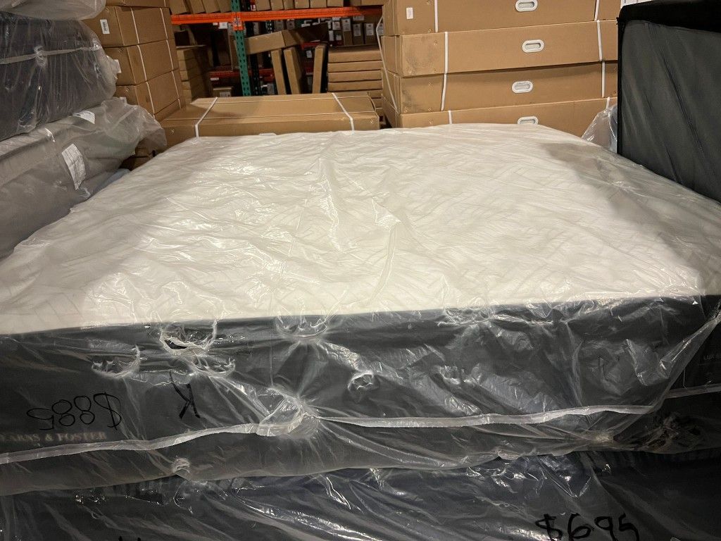 King Mattress Stearns and Foster Estate blue pillowtop $689