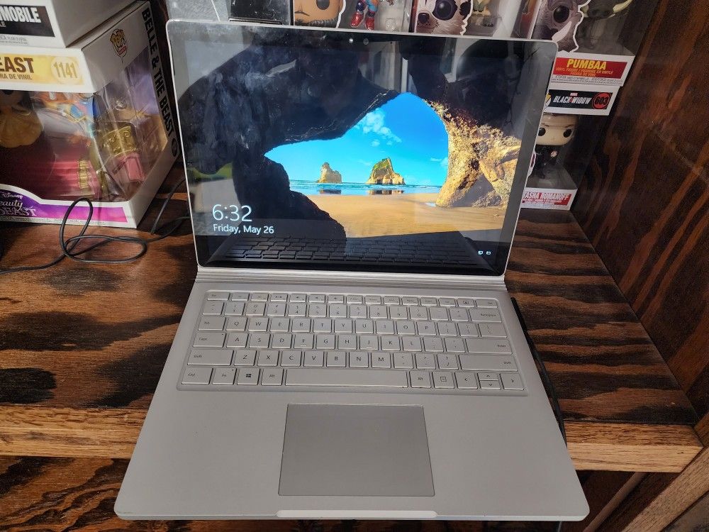 Microsoft Surface book i7
