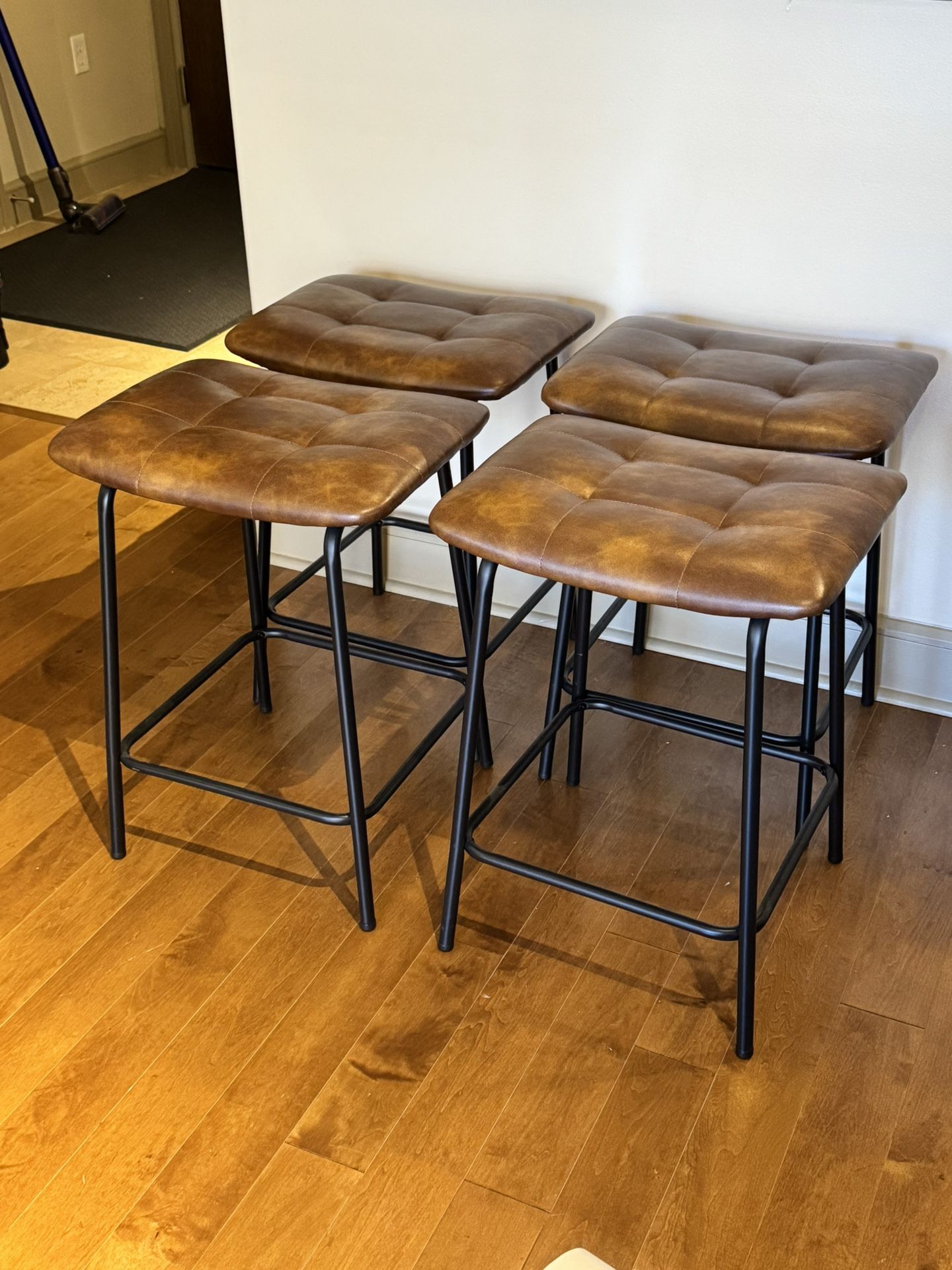 24” Counter Height Bar Stool (Set of 4)