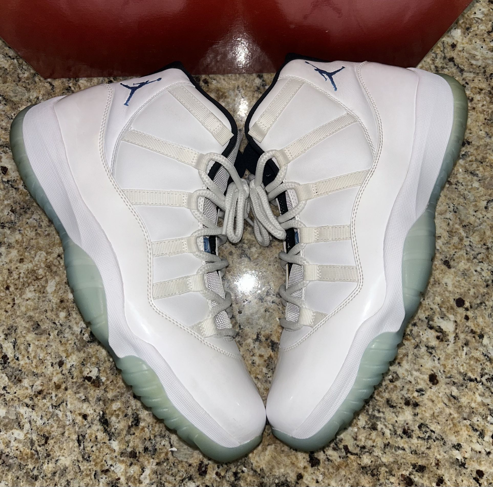 Men’s Jordan 11 Retro Legend Blue (2014) Size 13
