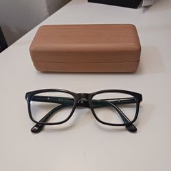 Original Rayban rb 5279 black unisex in perfect shape. 
No demo lenses.
With amazing case New.
Only 30 dollars (paid 179 dollars). 
Incredible deal. 
