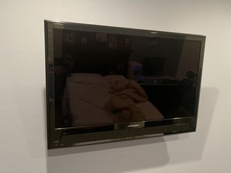 Mitsubishi Television (TV) 40 Inch Led 1080p HD LT-40164 + Roku Streaming Stick