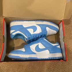 UNC dunks Size 10.5