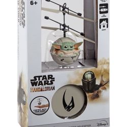Star Wars The Mandalorian Baby Yoda The Child Sculpted Head UFO Helicopter
