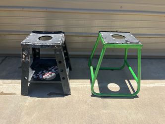 Motorcycle ramp and stands