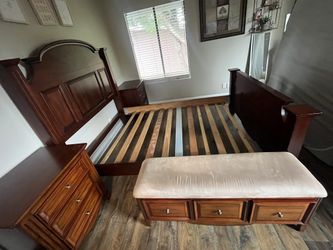 Queen Bedroom Set