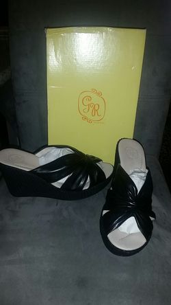 New black 4 inch wedges sandals women's size 8 8.5 made by Gabriela Roca EU39
