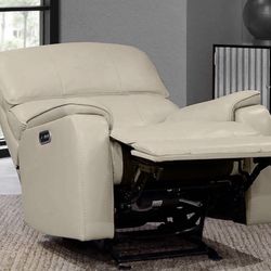 Italian Leather Recliner ❗Just Marked Down ❗️
