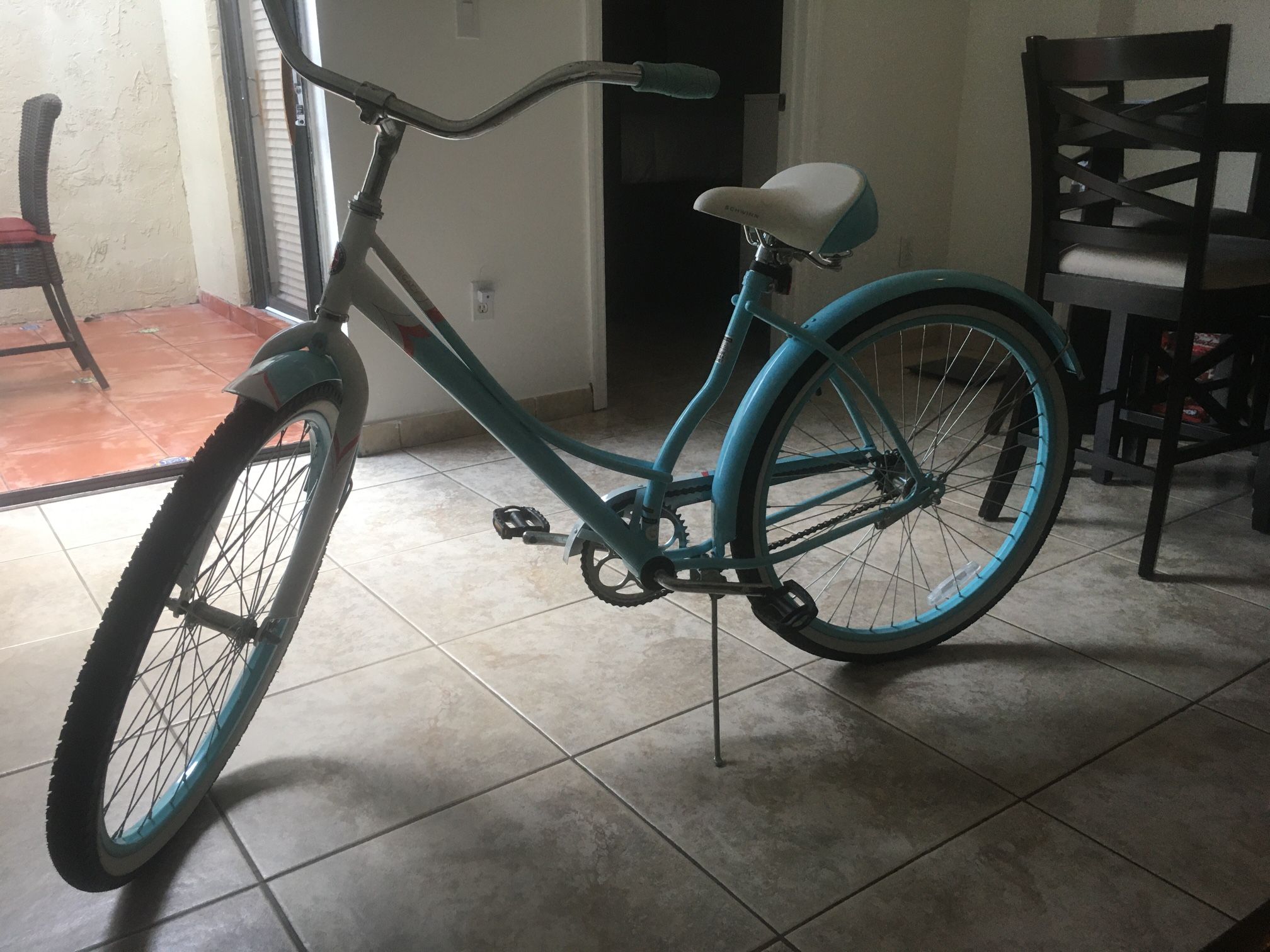 SCHWINN CRUISER WOMANS